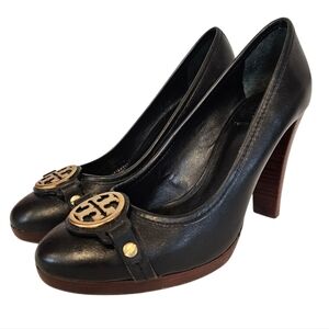Tory Burch Wooden Tall Heel Calista Pumps Gold Logo